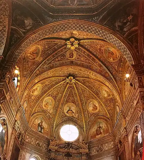 Die Fresken des Gewölbes des Presbyteriums.