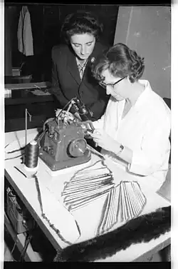 Nähen eines ausgelassenen Nerzstreifens