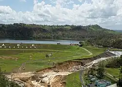 Reparaturarbeiten am Damm durch USACE und Nationalgarde am 9. Oktober 2017