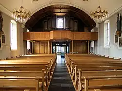 Innenraum, Blick zur Empore mit Orgel