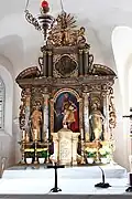 Hochaltar: Hl. Oswald, links Hl. Leonhard (mit Ketten), rechts Hl. Jakob (mit Pilgerstab), im Oberbild Hl. Martin