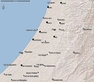 Eine Ortskarte des südlichen Palästina. Im Westen sieht man mutmaßlich philistäische Orte von Aphek im Norden bis nach Rafah im Süden.