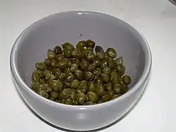 Kapern (auch Blätter und junge Früchte werden verwendet)