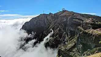 Pico do Arieiro, der Gipfel befindet sich unmittelbar rechts neben der Radarstation