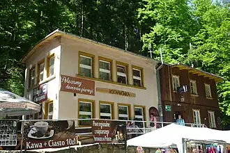 Kochanówka-Hütte (polnisch: Schronisko PTTK „Kochanówka“)