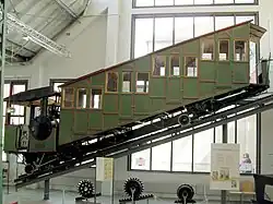 Die Dampftriebwagen Bhm 1/2 der Pilatusbahn sind eine Sonder­konstruktion für das Zahn­stangen­system Locher (1886)