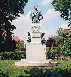 Gesamtansicht des Denkmals