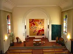 Römisch-katholische Pfarrkirche St. Pirminius Pfungen, Innenansicht mit Altarraum von Werner Ignaz Jans