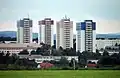 Blick auf die Anfang der 1980er Jahre errichteten 17-geschossigen Hochhäuser (Höhe 56 Meter), ein fünftes Hochhaus wurde 2007 im Zuge des Stadtumbau Ost abgerissen