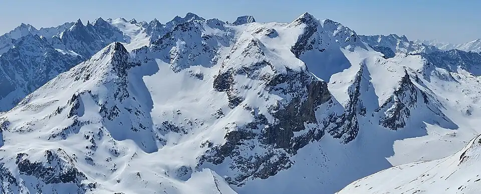 Blick nach Süden zum Piz Duan, im Hintergrund der Piz Badile.