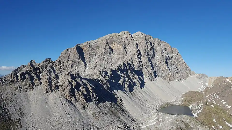 Blick nach Osten zum Piz Ela.