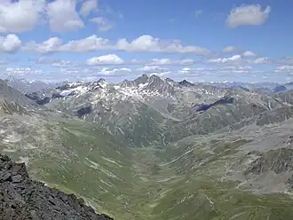 Piz Vadret und Piz Vadret Pitschen über dem Val Funtauna von Westen, vom Piz Forun aus gesehen