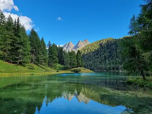 Der Dschimels (rechts) und der Piz da las Blais, vom Lai da Palpuogna aus fotografiert