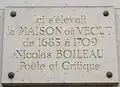 Gedenktafel für Nicolas Boileau, der 24 Jahre lang unter der heutigen Nummer 26 lebte.