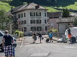 Sernfbrücke gesperrt wegen Murgang