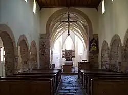 Plattling, Kirche St. Jakob, Inneres mit Blick zur Apsis
