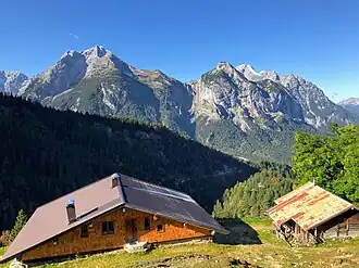 Plumsalm vor Roßkopfspitze und Ruederkarspitze