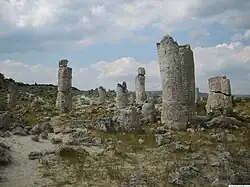 Pobiti Kamani