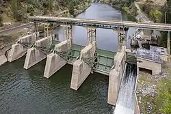 Der in Butte County gelegene Staudamm „Poe Dam“ (hier in einer Aufnahme aus dem März 2022) ist Teil des „Stairway of Power“ am Feather River