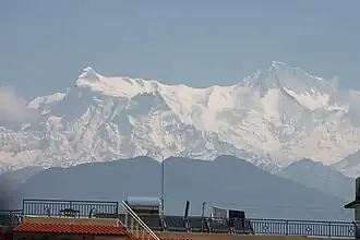 Annapurna IV (links) und Annapurna II (rechts)