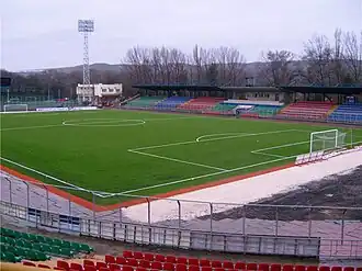 Das renovierte Poladi-Stadion mit Kunstrasenfläche
