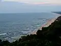 Küste vom Leuchtturm in Richtung Kołobrzeg.