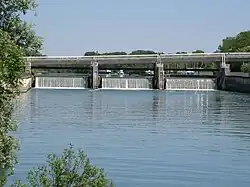 Das Stauwehr Grande Bosse. Die Seine, die im Süden Vimpelles tangiert, wird innerhalb der Gemeindegemarkung aufgestaut.