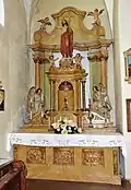 Der Altar des linken Seitenschiffs