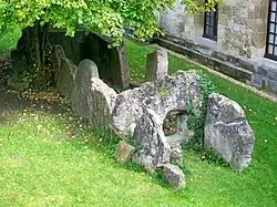 Das Seelenloch in der Allée couverte von Dampont