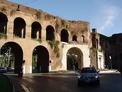 Porta Pinciana Vorderseite (2019) und Rückseite (2006)