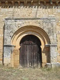 Südportal mit römischen Spolien