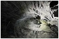 Evaporitischer Karst und Höhlen im Nordapennin (Appennino settentrionale)