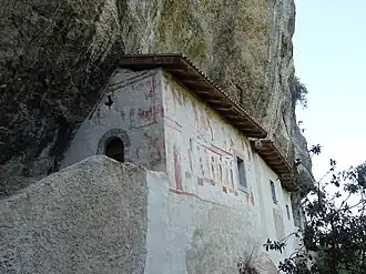 Fresken an der Außenwand der Kapelle