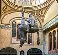 „Der heilige Wenzel auf dem toten Pferd“ in der Lucerna-Passage in Prag