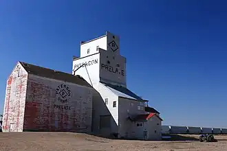 Getreideheber am südwestlichen Ortsrand von Prelate.