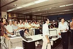 Die Belegschaft beim Erreichen der ersten Kritikalität des Reaktors