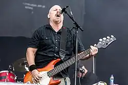 Sänger und Bassist Gary Meskil