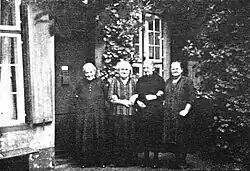 Witwen bewohnten den Krusenhof.