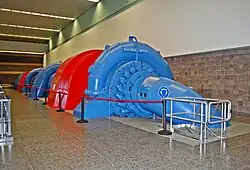 Turbinen- und Pumpenhalle der Anlage