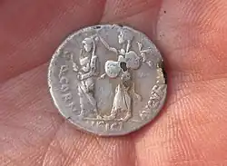 Revers des römischen Denars, 42 v. Chr.