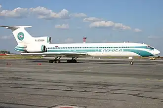 Das Unfallflugzeug nach seiner Instandsetzung am Flughafen Nowosibirsk im Juni 2012