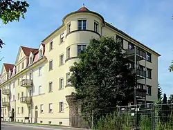 Rechts abschließender Eckbau Mittelstraße 10