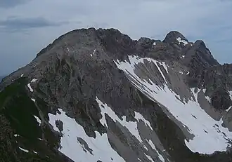 Die Ramstallspitze vom Strahlkopf, im Hintergrund rechts Großer Krottenkopf und Kleiner Krottenkopf