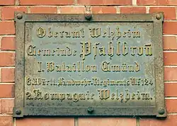 Truppenteil-Tafel am alten Rathaus