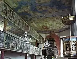 Inneres der Kirche mit Altar