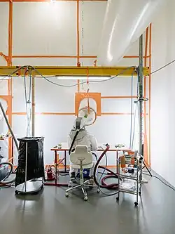 Arbeitsplatz zur Reinigung von Objekten (2021)