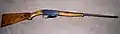 Remington Model 24/241, sichtbar die Ladeöffnung am Kolben