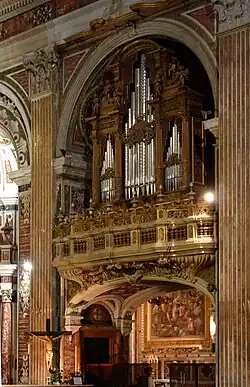 Eine der beiden Orgeln von Gesù Nuovo