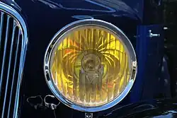 Scheinwerfer mit Renault-Rhombus des ZA&nbsp;2 (1934)