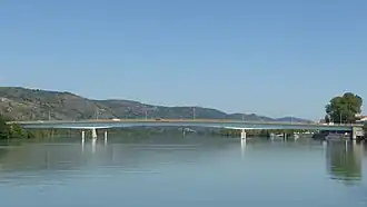 Die 236 m lange Rhônebrücke bei Saint-Vallier